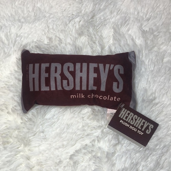 Dog 🐶 Plush Dog Toys Hershey’s, Reese’s Peanut Butter Cups & Hershey Kisses 💋 - Picture 3 of 5